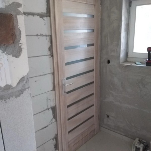 Elkészült prémium beltéri bézs színű ajtó